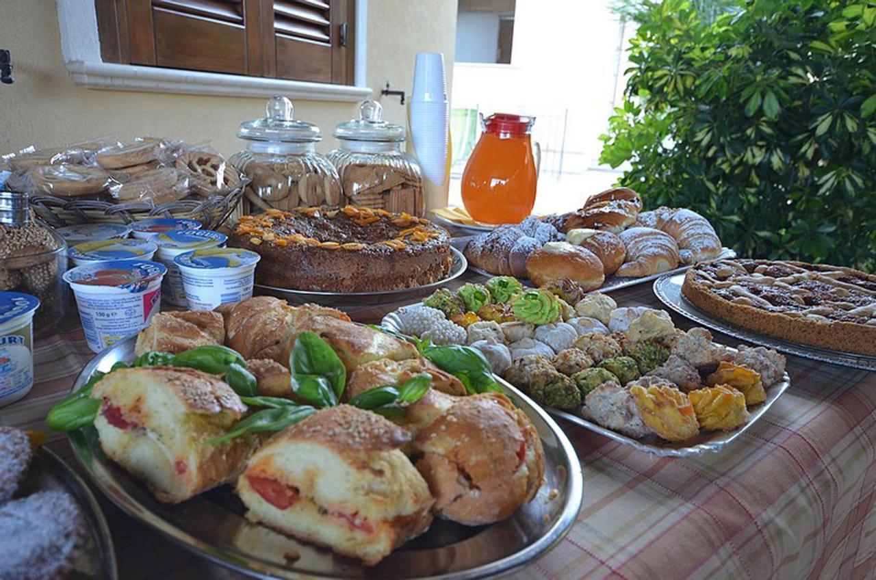 Aurora Castelluzzo Bed and Breakfast Eksteriør billede